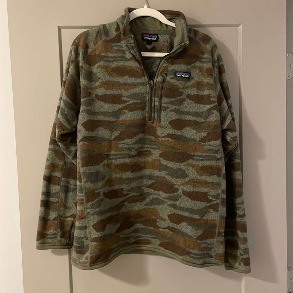 Patagonia 1/4 Zip Camo Size L